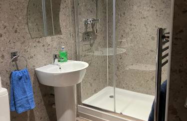 Berryhill West Steading - Peterhead - 3 bedroom 2 bathroom self-catering - Sleeps 5 - Private off-road parking - Yard & Shed - Suit Contractors - Newly Refurbished - Underfloor Heating - Drying Room - Golf Driving Range - Cafe - Extensive Footpaths - Foto 9