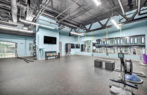 Your Downtown Oasis, Pool Gym in Building Steps from Dining and Top Sights - Foto 27