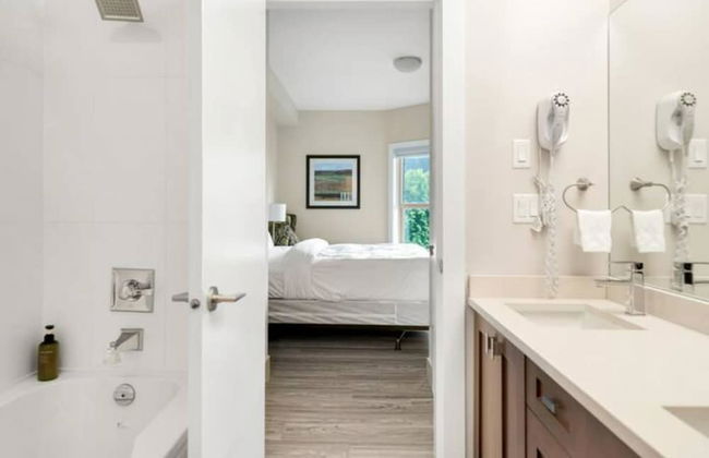 Penthouse Lake Home 3BR Amazing View - Photo 21