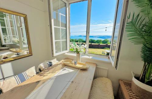 Elegant Coastal Home with Unrivalled Sea Views - Foto 19