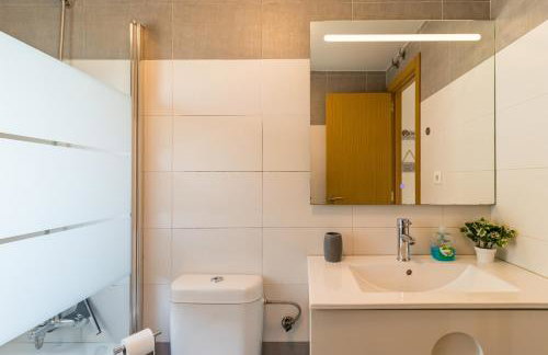 Luminoso apartamento con terraza - Photo 10