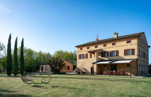 6 Bedroom Beautiful Home In Treia - Foto 7