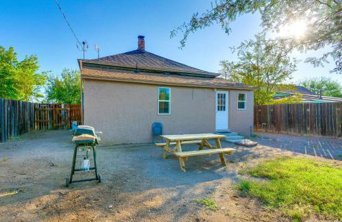Walkable Location, Fenced Yard Wickenburg Home! - Photo 2