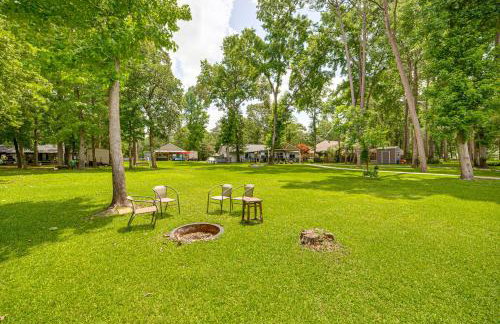 Pet-Friendly Lakefront Getaway with Hot Tub! - Foto 22