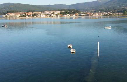 Casa de madera sobre el mar - Foto 40