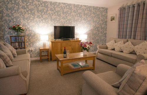 Honeybee Cottage - Photo 7