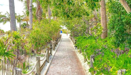 New Listing! Pool Jacuzzi, 3-min to Beach Bars & Entertainment! - Foto 5