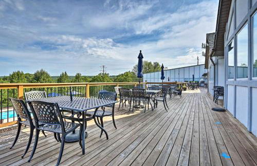 Luxury Home with Game Room, 4 Mi to Bushkill Falls! - Foto 35