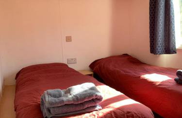 Postwood Gardens Balmoral Country Cabin - Photo 34