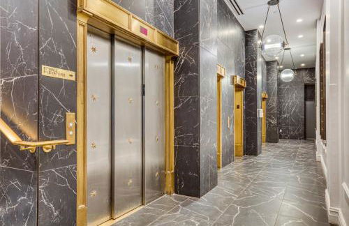 FiDi Studio w Residents Bar Golf Simulator Gym NYC-271 - Photo 23