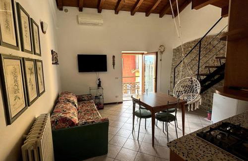 Mansarda con balcone nel cuore di Brenzone sul Garda - Foto 2