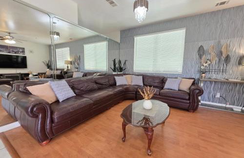 Newly Listed Family Friendly Fontana House - Photo 55