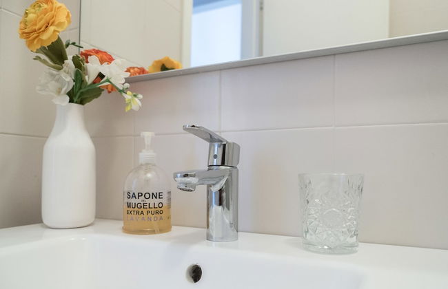 Charming Milanese Apartments - Photo 58