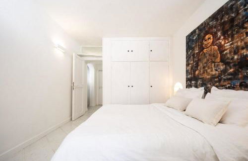 Steps from the Beach with views and big patio! - Photo 32