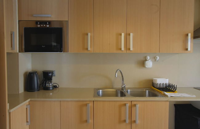 Mazi Apartments Downtown - Photo 10