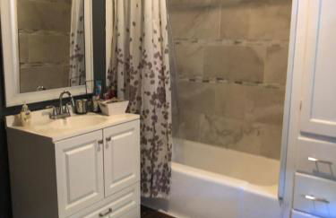 Historic Astor Park walk to Hospitals, shops & more - Foto 9