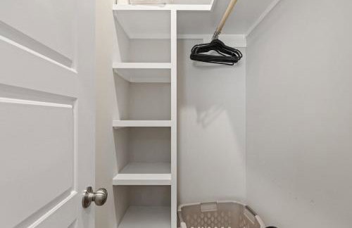 NEW Youngsville Escape KING Beds Cajun Luxury WiFi - Foto 6