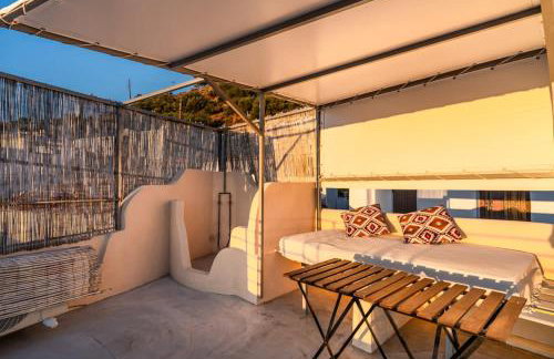 The Lookout in Mirsini - Roof Terrace - AC - WIFI - Foto 3