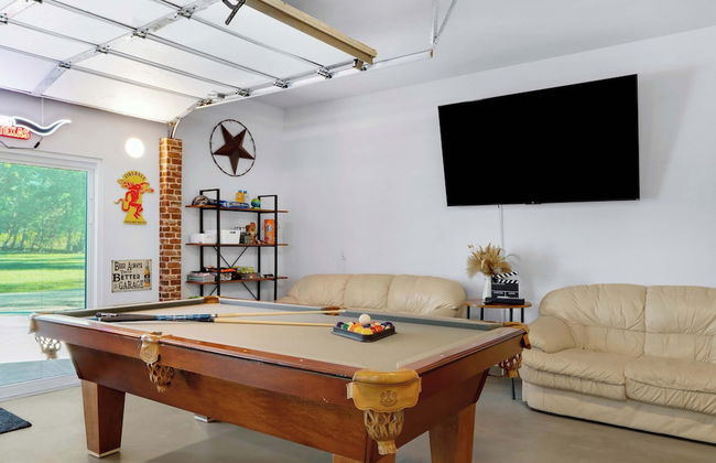 Spacious Retreat & Game Room Sleeps 12 - Foto 30