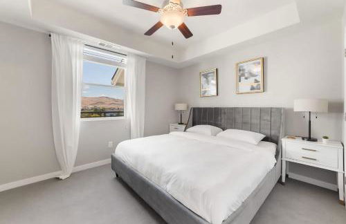 Chic Apt w Jacuzzi, Pool, BBQ, & Mountain Views - Foto 24