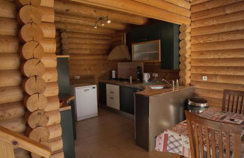CHALET JACUZZI PRIVE, TERRASSE et VUE MONTAGNE DANS CAMPING 3 ETOILES - Foto 11