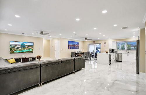 Sensational 5BR Villa Heated Pool near Hard Rock - Foto 6