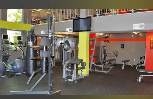 Cozy 2BR Apt in Downtown LA with Pool & Hot Tub - Foto 28