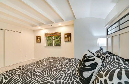 7 Mi to Skiing Lake George Home with Large Patio - Foto 27