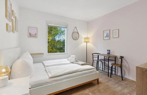 Vorstadtoase für 2 - Netflix, Parkplatz, Nähe BER, Queensize-Bett - Foto 2