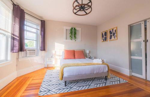 Charming 4 BDR - Walk to Downtown & Free parking! - Foto 18