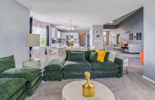 Modern Comfort Loves Park - Stylish 3BR Getaway - Foto 48