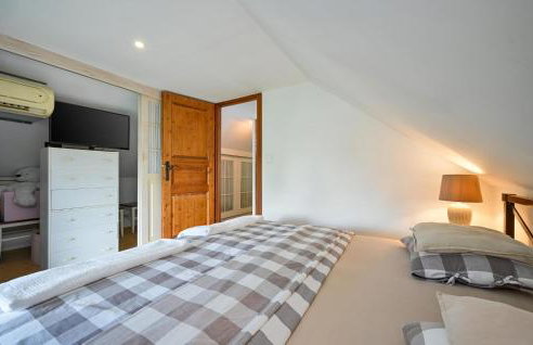 2 Bedroom Amazing Home In Vrtlinovec - Foto 24