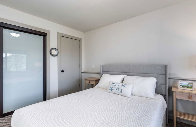 Windswept by Avantstay Water Views, Covered Deck, Walk to the Beach - Photo 32