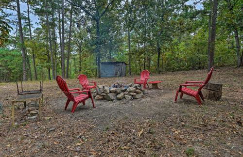Wright City Cabin with Fire Pit and Forest Views! - Foto 20