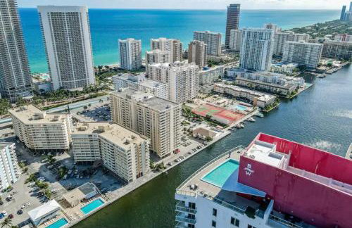 Stunning Penthouse Suite Waterfront 2BD 2BA - Foto 26