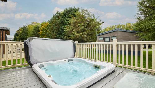 Nightingale Lodge with Hot Tub - Foto 2