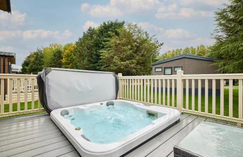 Nightingale Lodge with Hot Tub - Foto 2