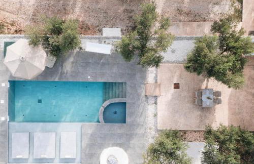 Villa Di Leon - Uniquely Designed Villa with Pool in a Picturesque Village near Famous Porto Limnionas, Offering Exceptional Hospitality By Villa Mana Gers - Photo 2