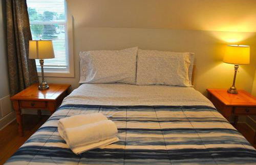 Stylish 4-Bedroom Full House. Plenty of Parking! - Foto 12