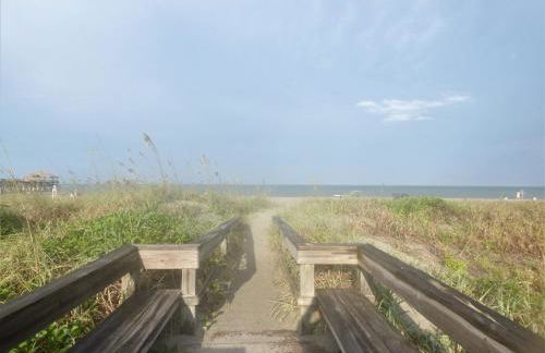 Cocoa Beach - Oceanfront - Steps to the Pier and Ocean - Foto 21