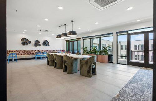 2Beds|2Baths|Near Convention Ctr|Free Parking|Gym - Foto 13