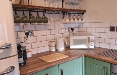 Grinlow Cottage - Photo 16