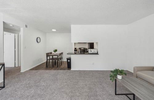 Northcliffe 104 I Fully Furnished 1 Bedroom 1Bth - Foto 12