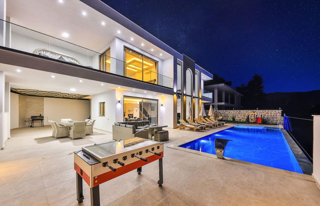 Villa Taha in Kas With 3 Bedrooms and 3 Bathrooms - Foto 1