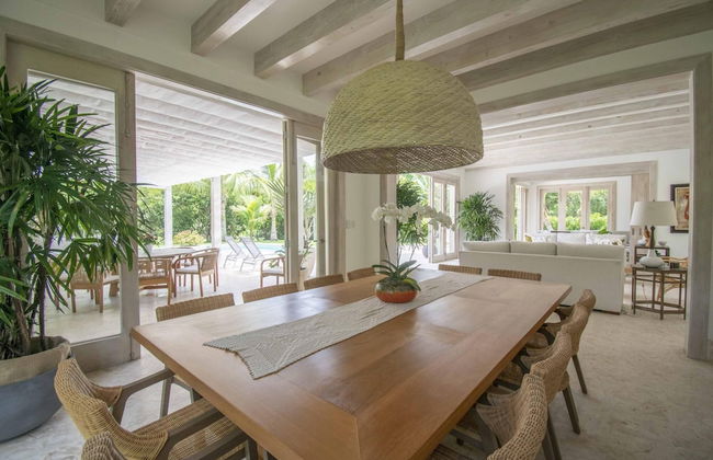 Stylish Fully-staffed Villa Near Beach and Lagoons in Exclusive Golf Resort - Photo 11