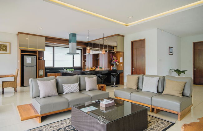 Mentari Hill View 8 BR heated pool and movie room - Photo 20