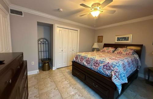 2 bedroom private apt & laundry - Foto 24