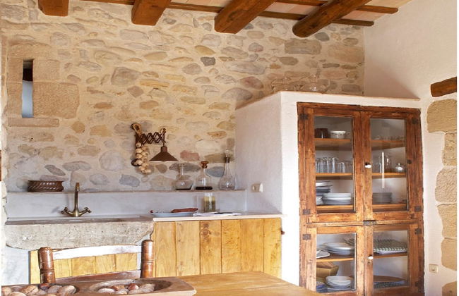 Traditional Estate From the XIV Century, With Swimming Pool - Photo 32