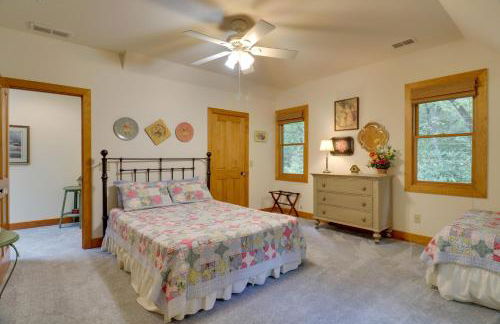 Creekside Family Retreat by Waterfalls and Hiking! - Foto 20