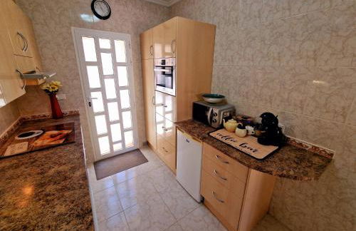 Tranquil Bungalow Retreat - Photo 18